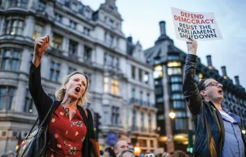 Przeciwnicy brexitu protestują przed Pałacem Westminsterskim. Londyn, 28 sierpnia 2019 r. / VUDI XHYMSHITI / AP / EAST NEWS