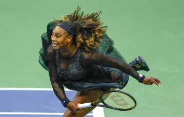 Serena WIlliams w meczu z Anett Kontaveit z Estonii podczas US OPEN'22. Nowy Jork, 31 sierpnia 2022 r. Fot. Elsa / Getty Images / 