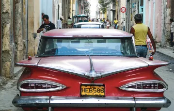 Ulica w stolicy Kuby, 2008 r.  / ADAM KWAŚNY