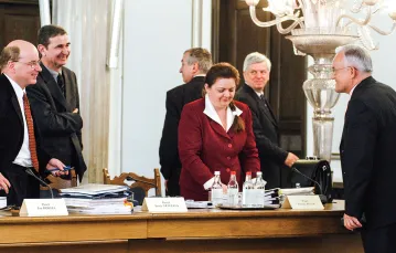 Komisja Śledcza ds. afery Rywina. Na pierwszym planie od lewej Jan Rokita, Renata Beger, Leszek Miller. Kwiecień 2003 r. / ADAM CHEŁSTOWSKI / FORUM
