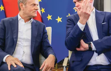 Donald Tusk i Szymon Hołownia w Senacie. Warszawa, 3 czerwca 2022 r. / PIOTR MOLĘCKI / EAST NEWS