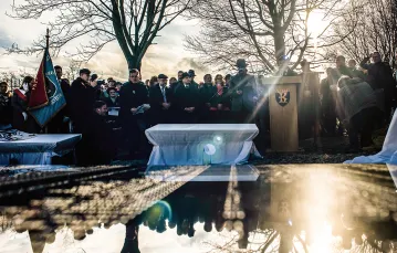 Uroczystość odsłonięcia pomnika ­pomordowanych Żydów na cmentarzu żydowskim w Grybowie. 3 listopada 2019 r. / JACEK TARAN