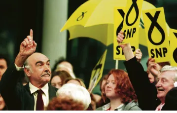 Sean Connery na kongresie Szkockiej Partii Narodowej. Edynburg, 26 kwietnia 1999 r. / fot. Mc Pherson Colin / Sygma / Corbis / 