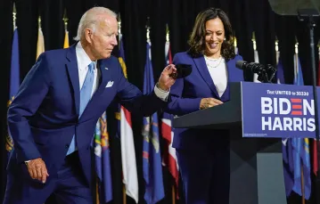Joe Biden i Kamala Harris podczas wystąpienia wyborczego w mieście Wilmington w stanie Delaware, 12 sierpnia 2020 r. / CAROLYN KASTER / AP / EAST NEWS