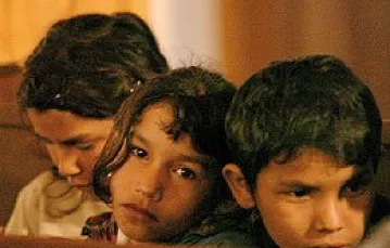 Romskie dzieci ze wschodniej Słowacji /fot. KNA-Bild / 