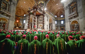 Papież Franciszek celebruje mszę świętą na zakończenie synodu biskupów w bazylice św. Piotra w Watykanie. 28 października 2018 r. / FILIPPO MONTEFORTE / AFP / EAST NEWS