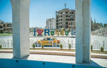 Plac Naim w centrum dawnej stolicy Państwa Islamskiego, lipiec 2019 r. / PAWEŁ PIENIĄŻEK