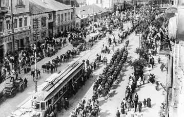 Wojska polskie i ukraińskie wkraczają do odbitego bolszewikom Kijowa, maj 1920 r. /  / DOMENA PUBLICZNA