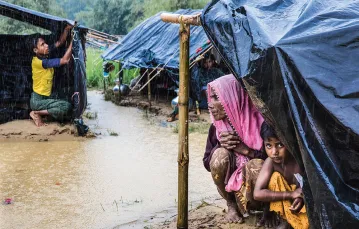 Rohingowie, uchodźcy z Birmy, w obozie w Cox Bazaar, Bangladesz, wrzesień 2017 r. / PAULA BRONSTEIN / GETTY IMAGES