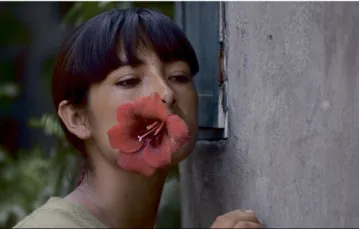 Kadr z peruwiańskiego filmu „Gorzkie mleko” Claudii Llosy / www.filmyswiata.pl / 