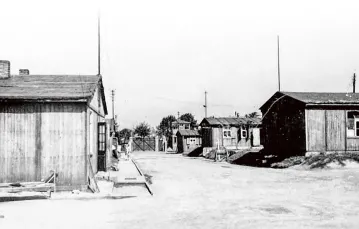 Obóz koncentracyjny Zgoda, podlegający Ministerstwu Bezpieczeństwa Publicznego, działał od lutego do listopada 1945 r. / LASKI DIFFUSION / EAST NEWS