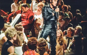 Elvis Presley w programie „’68 Comeback Special” telewizji NBC / FRANK CARROL / NBC / GETTY IMAGES