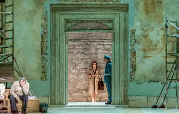 Swietłana Kasjan jako Tosca i José Fardilha jako Zakrystian, Teatr Wielki – Opera Narodowa, 21 lutego 2019 r. / KRZYSZTOF BIELIŃSKI / TWON