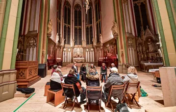 Spotkanie modlitewne członkiń ruchu Maria 2.0, założonego przez katolickie działaczki walczące o równość płci w Kościele, zniesienie celibatu i transparentność w wyjaśnianiu skandali seksualnych duchownych, Münster, styczeń 2020 r. / MARTIN MEISSNER AP / EAST NEWS