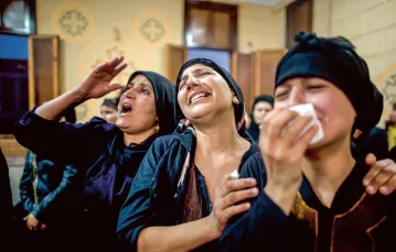 Pogrzeb ofiar zamachu na koptyjską katedrę w Minya (Egipt), maj 2017 r. / AMR NABIL / AP / EAST NEWS