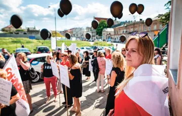 Pracownicy Miejskiego Ośrodka Pomocy Rodzinie domagają się podwyżek. Lublin, 23 czerwca 2022 r. / JAKUB ORZECHOWSKI / AGENCJA WYBORCZA.PL
