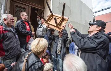 Blokada eksmisji z kamienicy w Łodzi przeprowadzona przez działaczy PPS, 2015 r. /  / MARIAN ZUBRZYCKI / FORUM