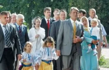 Jeszcze razem: przywódcy Pomarańczowej Rewolucji, wśród nich Julia Tymoszenko i Wiktor Juszczenko / 