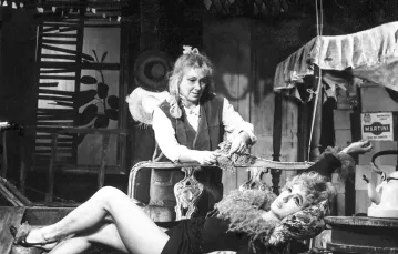 „Każdy kocha Opalę” ,Wrocławski Teatr Współczesny, 1968 r. / GRAŻYNA WYSZOMIRSKA / INSTYTUT TEATRALNY IM. ZBIGNIEWA RASZEWSKIEGO