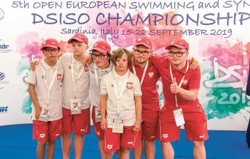 Reprezentacja Polski w pływaniu na Mistrzostwach Europy SU-DS osób z zespołem Downa, Sardynia, wrzesień 2019 r. / FUNDACJA SONI