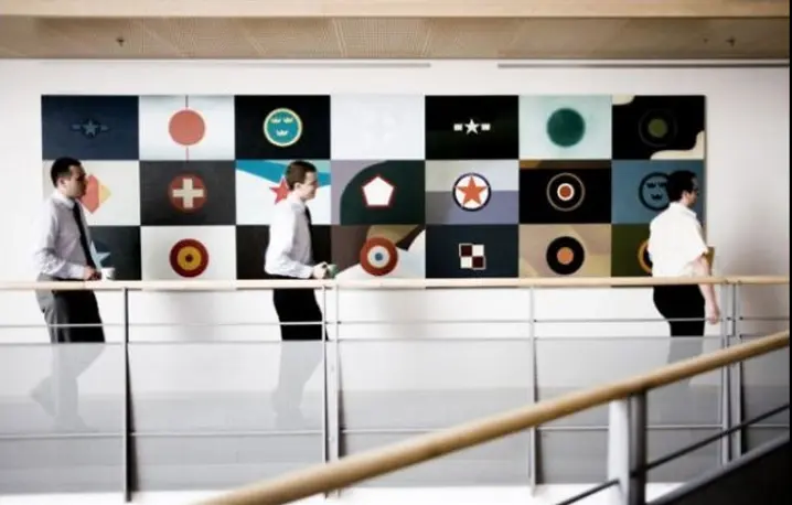 Fotografia z wystawy zbiorowej "Kultura fotograficzna" ilustrującej "Raport o rynku dzieł sztuki", prezentowana w ramach Kongresu Kultury Polskiej 2009 / fot. Kuba Dąbrowski / 