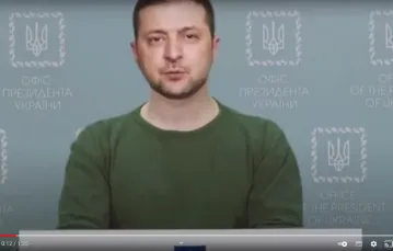 Kadr ze sfałszowanego przemówienia Wołodymyra Zełenskiego (deepfake) / / źródło: YouTube