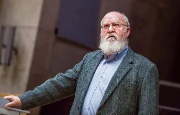 Daniel Dennett podczas wykładu na Uniwersytecie Jagiellońskim, październik 2017 r. Przeciwko zaproszeniu na UJ zdeklarowanego ateisty protestowały środowiska konserwatywne, na czele z małopolską kurator oświaty Barbarą Nowak. / ANDRZEJ BANAŚ / POLSKA PRESS / EAST NEWS