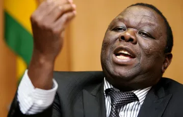 Morgan Tsvangirai przemawia podczas konferencji prasowej w Harare. Zimbabwe, czerwiec 2009 r. / Fot. Desmond Kwande AFP/EAST NEWS