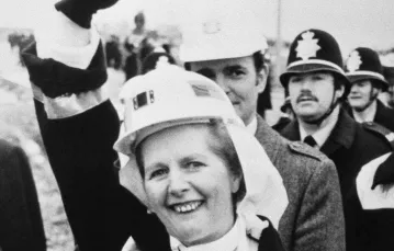 Margaret Thatcher wizytuje kopalnię węgla w Wistow, marzec 1980 r. / Fot. AP PHOTO / PRESS ASSOCIATION / EAST NEWS