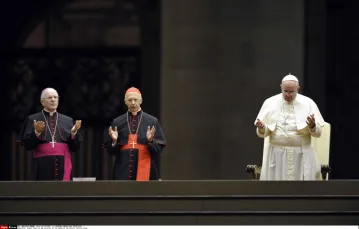 Nunzio Galantino, Angelo Bagnasco i papież Franciszek. Fot; STEFANO CAROFEI/AGF EDITO/SIPA/EAST NEWS / 