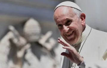 Papież Franciszek na Placu św. Piotra, 18.06.2016 r. / / Fot. AFP PHOTO / TIZIANA FABI / EASTNEWS