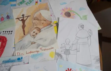 Rysunki małych pacjentów ze szpitala dziecięcego w Prokocimiu dla Papieża Franciszka /  / KASIA ZAREMBA / SE / EAST NEWS