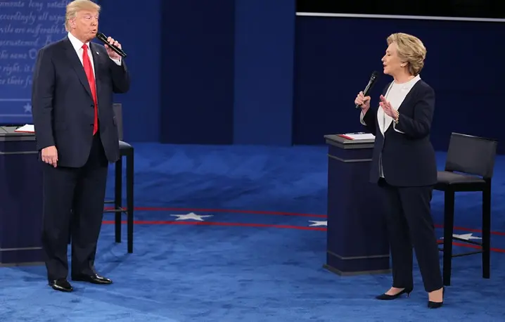 Donald Trump i Hillary Clinton podczas drugiej debaty prezydenckiej, 09.10.206 r. / / Fot. St Louis Post-Dispatch/TNS/ABACA/EAST NEWS