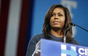 Michelle Obama przemawia podczas konwencji w New Hampshire, 13.10.2016 r. /  / Fot. Jim Cole/AP Photo/EASTNEWS