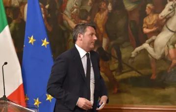 Matteo Renzi po konferencji prasowej, 04.12.2016 r. /  / Fot. Andreas SOLARO/AFP/EAST NEWS