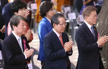 Kandydaci na prezydenta Korei Południowej. Od lewej: Ahn Cheol-soo, Hong Joon-pyo i Moon Jae-in. Fot: AP Photo/Lee Jin-man / 