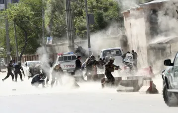 Kabul, miejsce zamachu, 30 kwietnia 2018 r. / Fot. Massoud Hossaini / AP Photo / East News / 