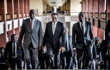 Premier Konga Bruno Tshibala wchodzi do budynku parlamentu, Kinszasa, 20 grudnia 2018 r. / Fot. Luis Tato / AFP / East News  / 