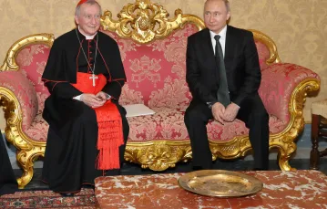 Kard. Pietro Parolin i Władimir Putin, spotkanie w Watykanie w lipcu 2019 r. / Grzegorz GALAZKA/East News / 