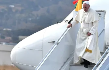 Papież Franciszek po przylocie na międzynarodowe lotnisko Ivato w Antananarywie na Madagaskarze, 6 września 2019 r. / / FOT. TIZIANA FABI / AFP / East News