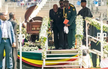 Kenneth Kaunda na pogrzebie Roberta Mugabego, prezydenta Zimbabwe, wrzesień 2019. JEKESAI NJIKIZANA/AFP/East News / 