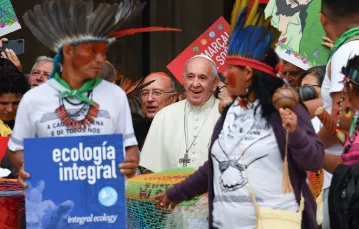 Procesja rozpoczynająca Synod dla Amazonii. Watykan, 7 października 2019 r. / FOT. ANDREAS SOLARO/AFP/East News / 