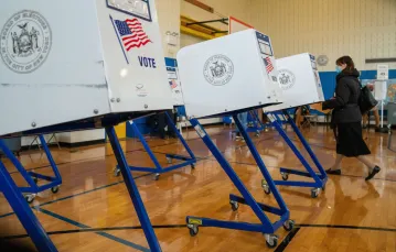 Lokal wyborczy w szkole publicznej na Brooklynie, Nowy Jork,  3 listopada 2020 r. / FOT. David Dee Delgado/Getty AFP/East News / 