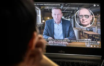 Fundacja Walki z Korupcja opublikowała w sieci film o pałacu Putina nad Morzem Czarnym i ciemnych schematach kleptokracji Fot. ALEXANDER NEMENOV/AFP/East News / 