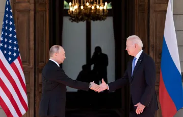 Spotkanie Biden-Putin w Genewie, 16 czerwca 2021 r. / FOT. BRENDAN SMIALOWSKI/AFP/East News / 