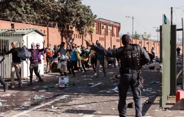 Zamieszki w Durbanie, RPA, 12 lipca 2021 r. / FOT. STRINGER/AFP/East News / 