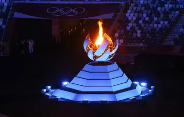 Znicz olimpijski podczas ceremonii zamknięcia igrzysk olimpijskich w Tokio, 8 sierpnia 2021 r. /  / fot. BEHROUZ MEHRI / AFP / East News