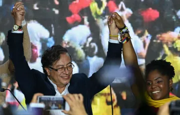 Gustavo Petro i Francia Marquez podczas świętowania po 1. turze wyborów prezydenckich. Bogota, 29 maja 2022 r. / FOT. YURI CORTEZ/AFP/East News / 