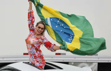 Zwolenniczka prezydenta Luli świętuje jego zwycięstwo, Santa Catarina, Brazylia, 31 października 2022 r. / FOT. ANDERSON COELHO/AFP/East News / 