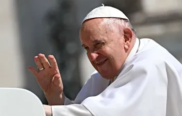 Papież Franciszek na placu św. Piotra w Watykanie, 22 kwietnia 2023 r. / ANDREAS SOLARO/AFP/East News / 
